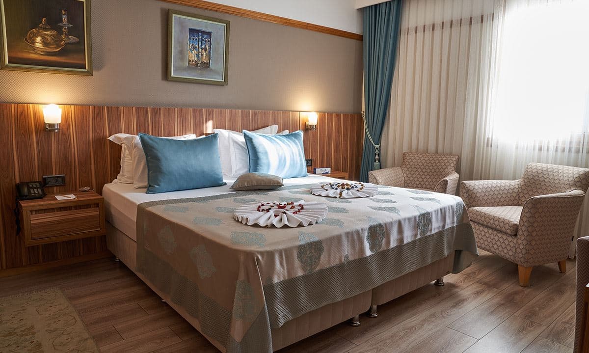rooms-deluxe-suit