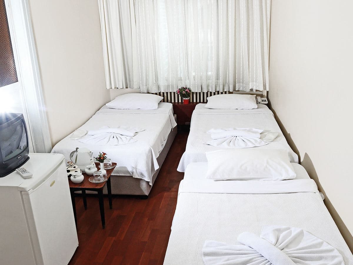 rooms-triple-with-shared-bathroom