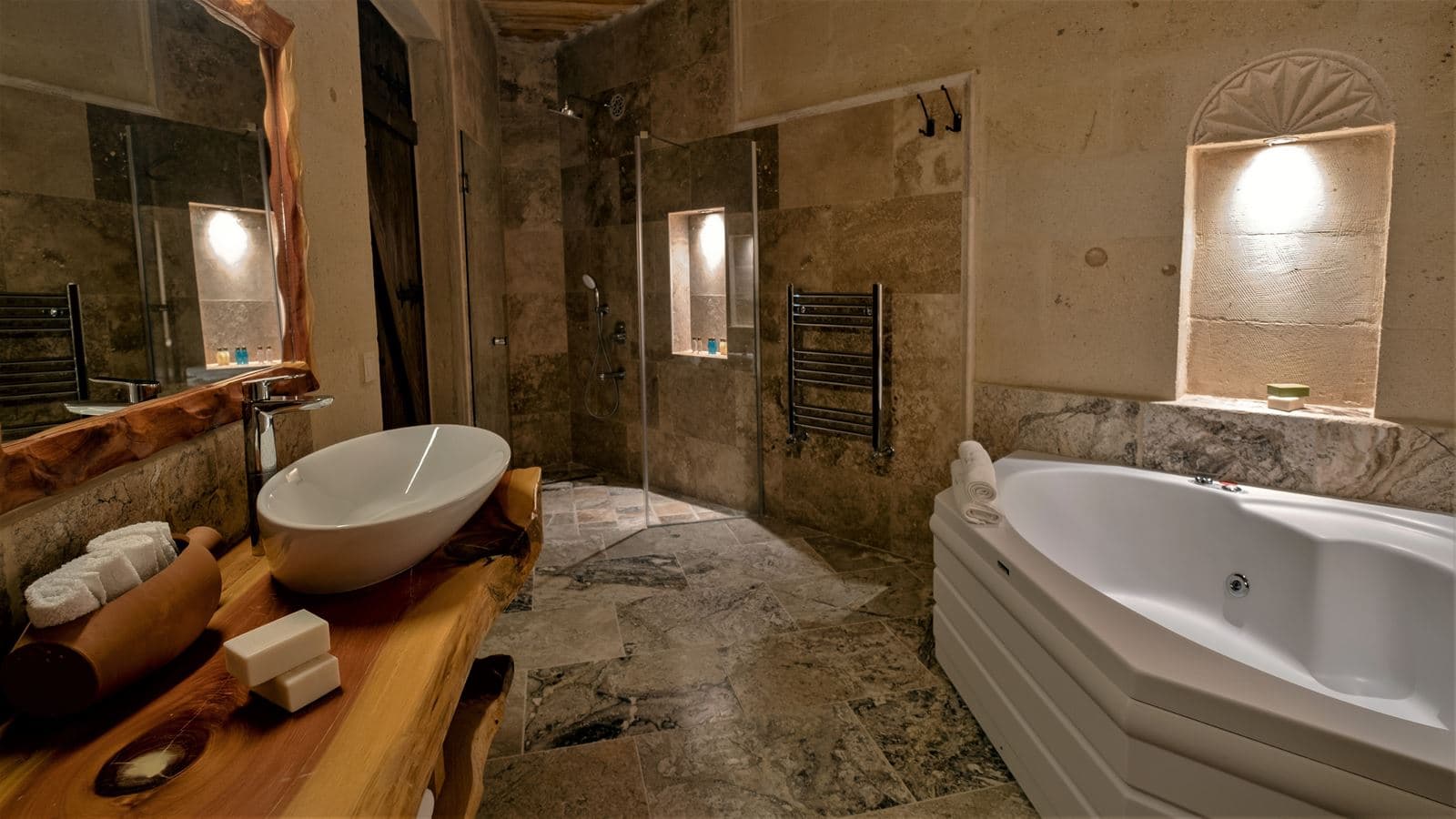 rooms-king-suite