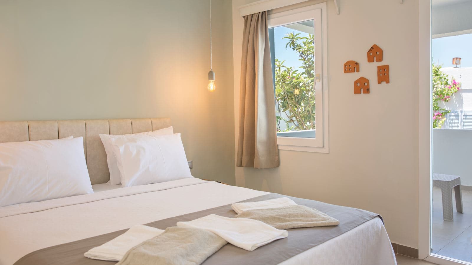 rooms-standard-family--room