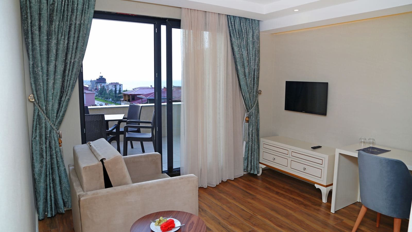 rooms-suite-room