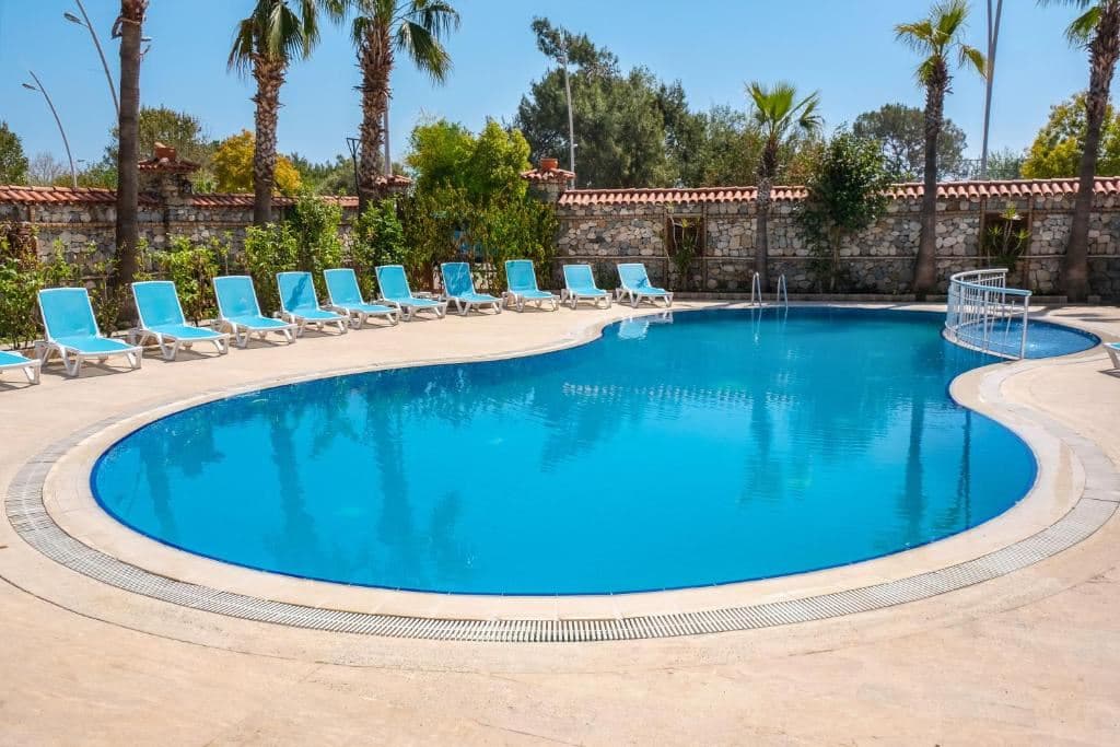 pools-outdoor-pool