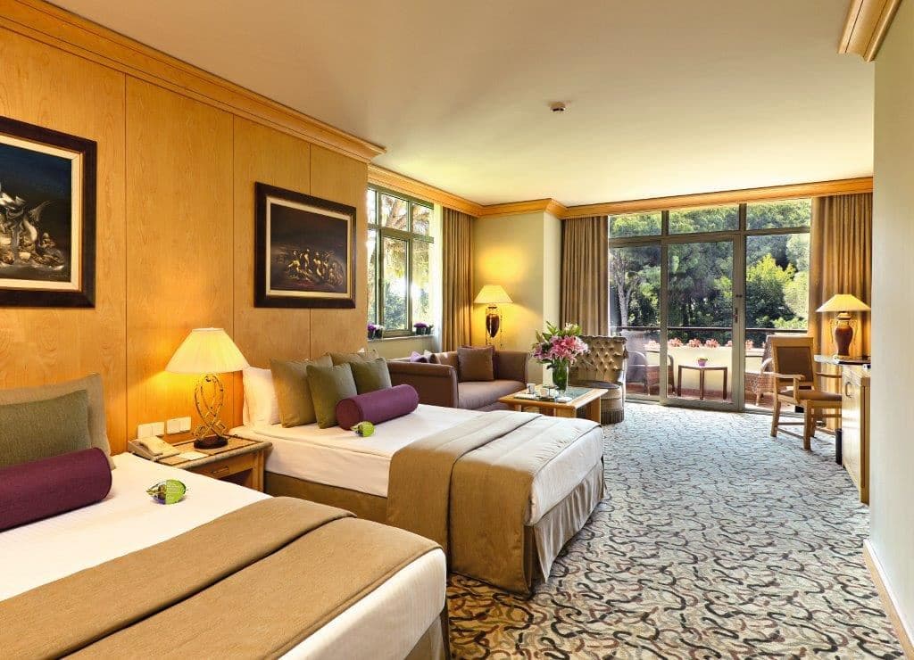 rooms-deluxe-suite