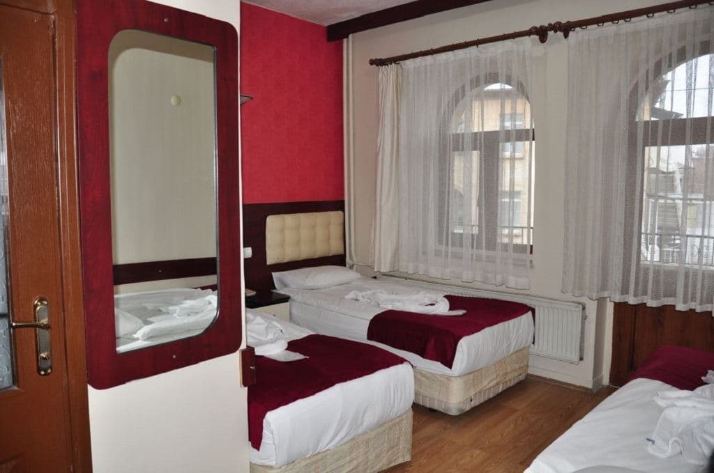 rooms-triple-room