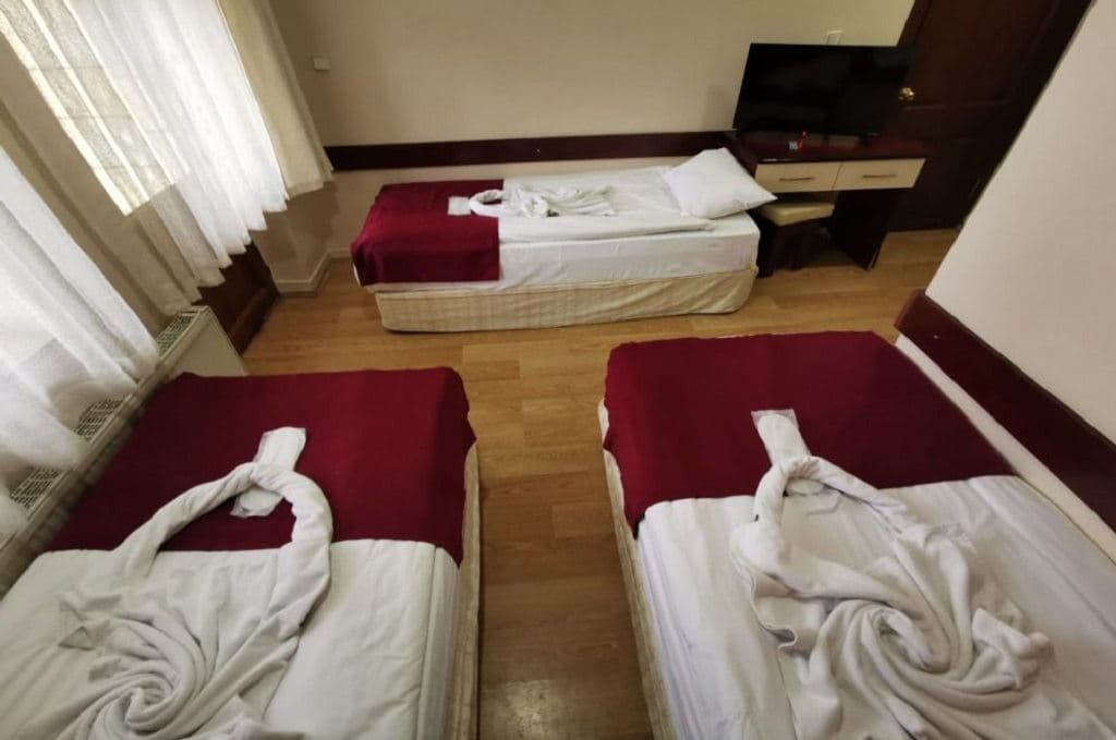 rooms-triple-room