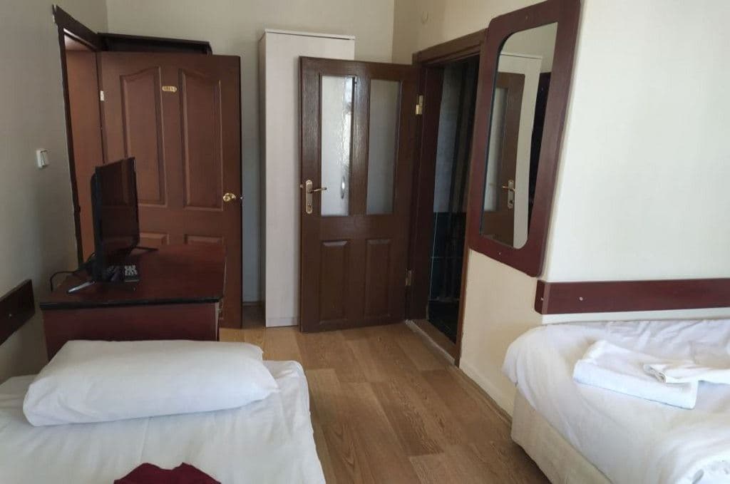 rooms-triple-room