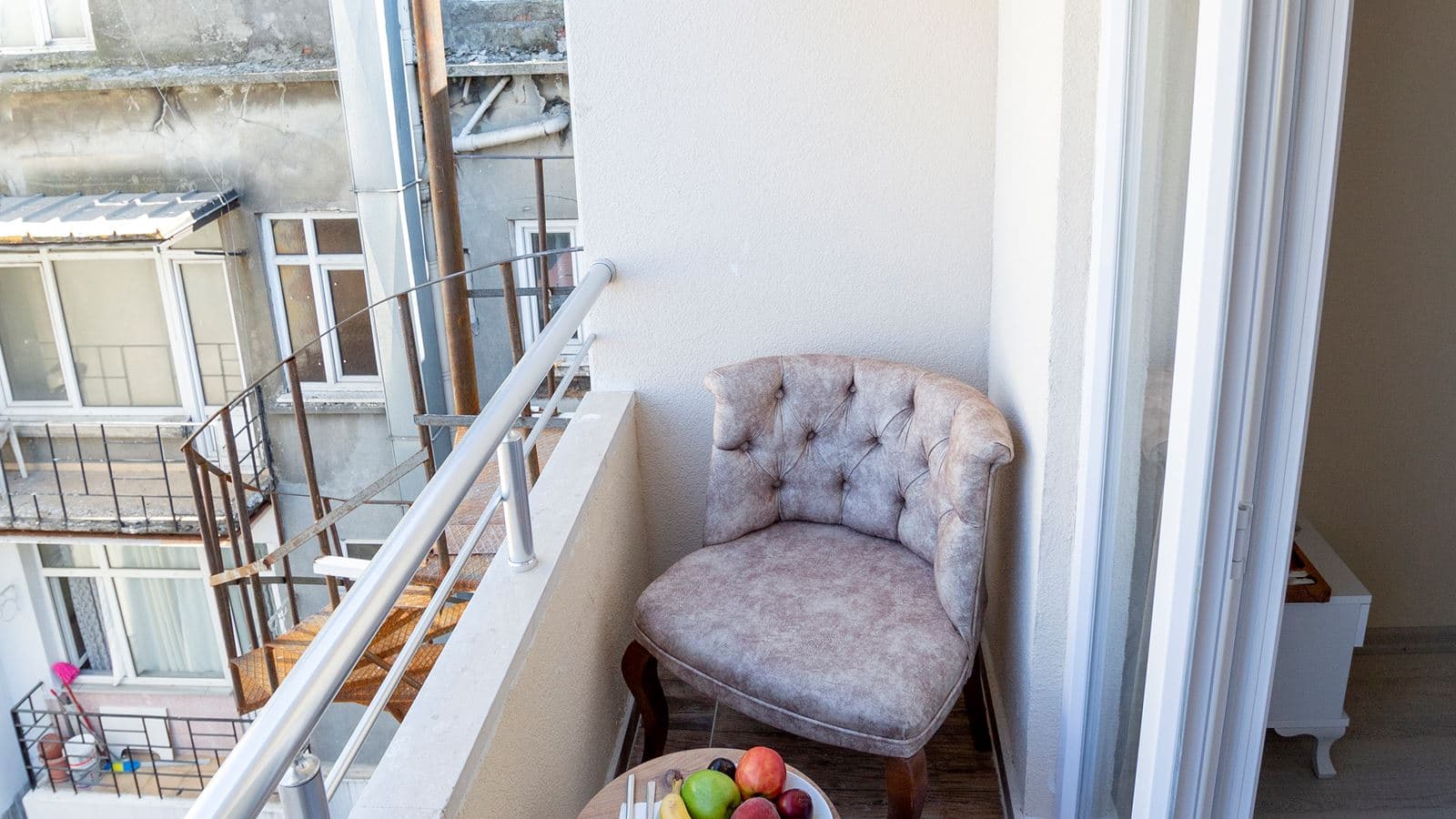 rooms-double-deluxe-with-balcony