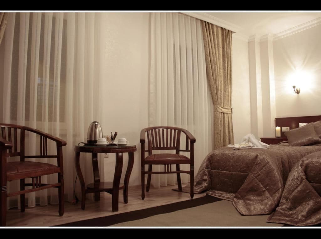 rooms-single-with-double-bed