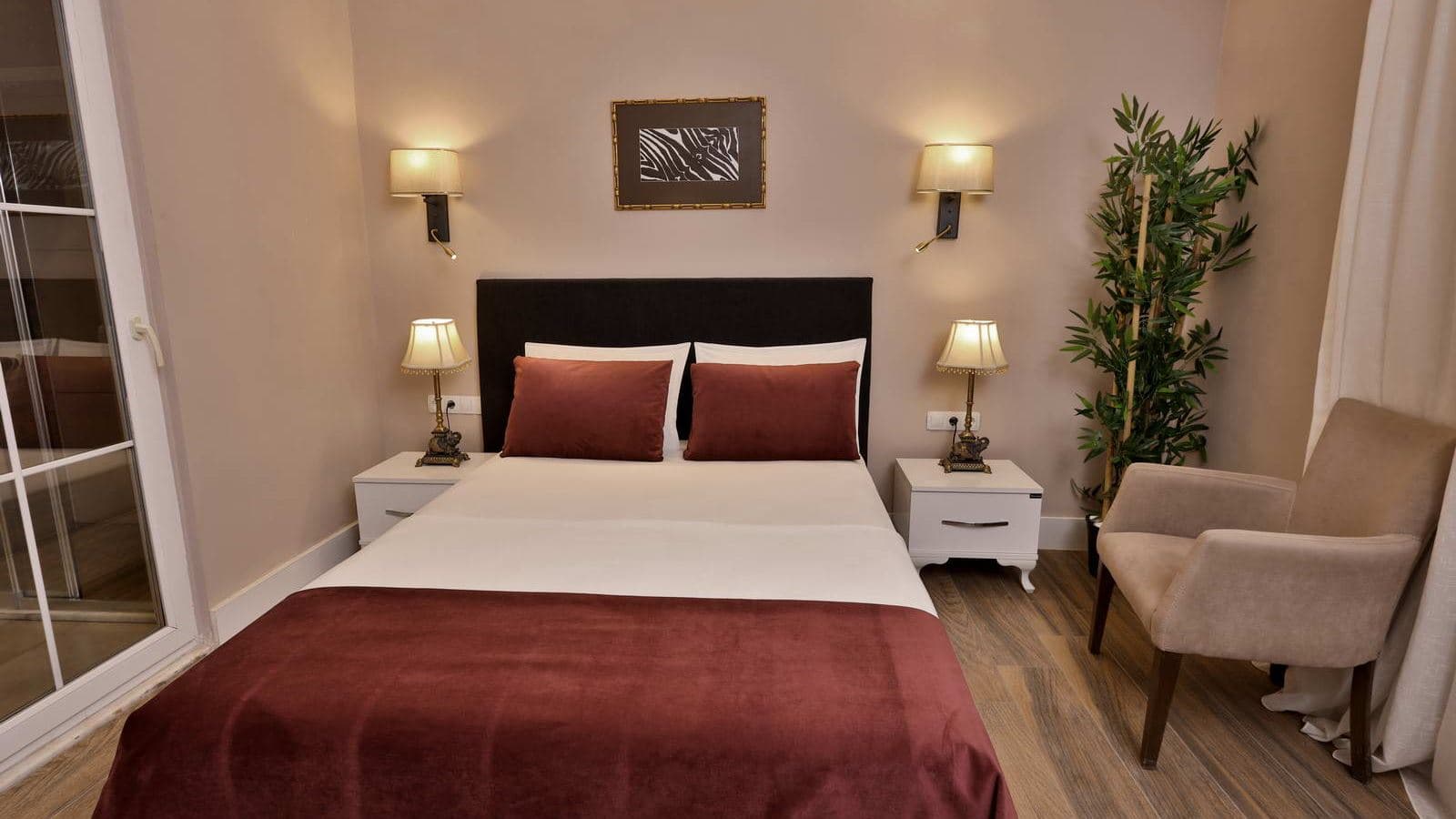 rooms-deluxe-room