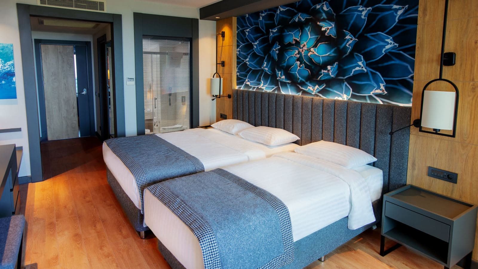 rooms-standard-room-land-view-neighbor-hotel-view