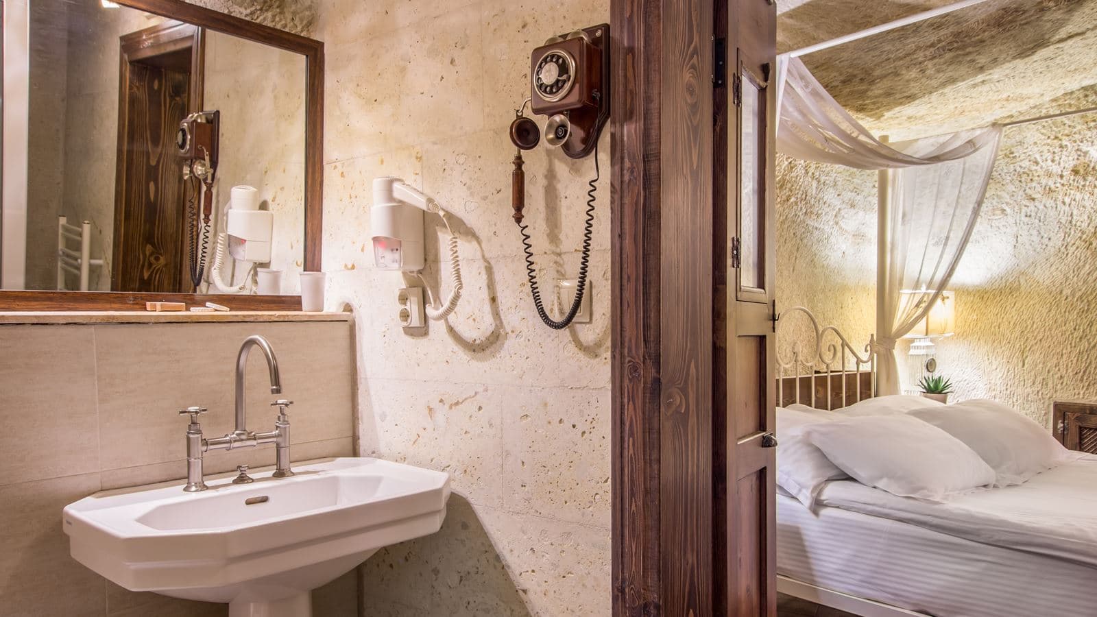 rooms-superior-cave