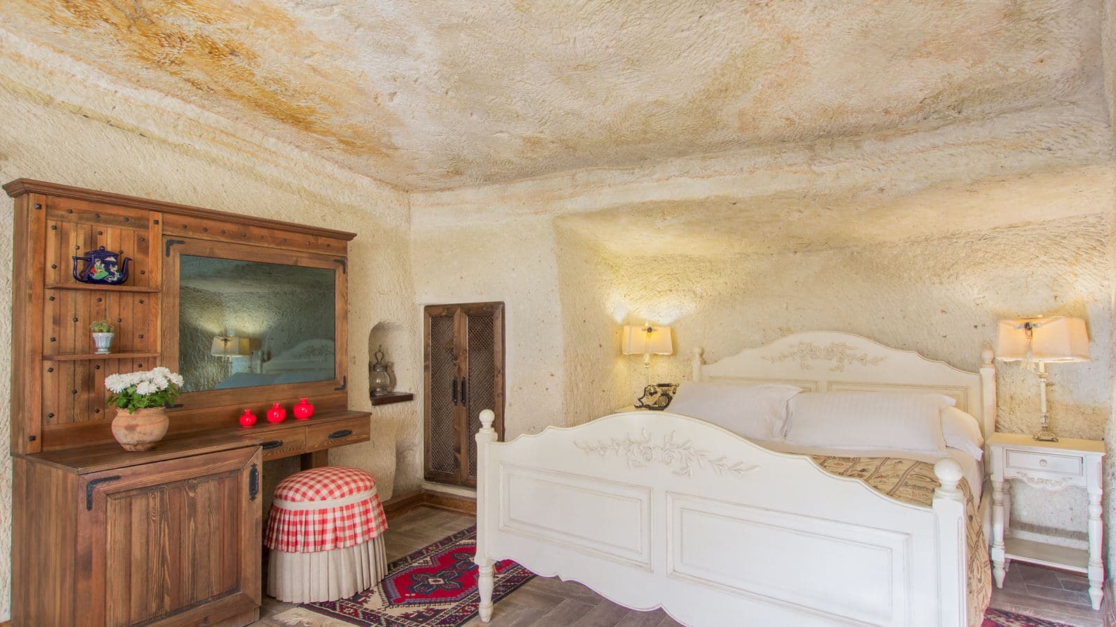 rooms-deluxe-cave