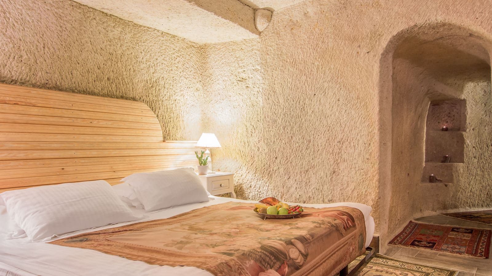 rooms-deluxe-cave