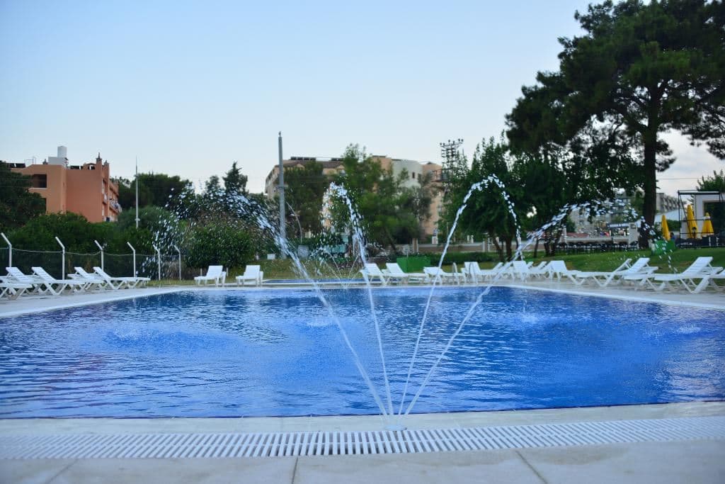 pools-outdoor-pool