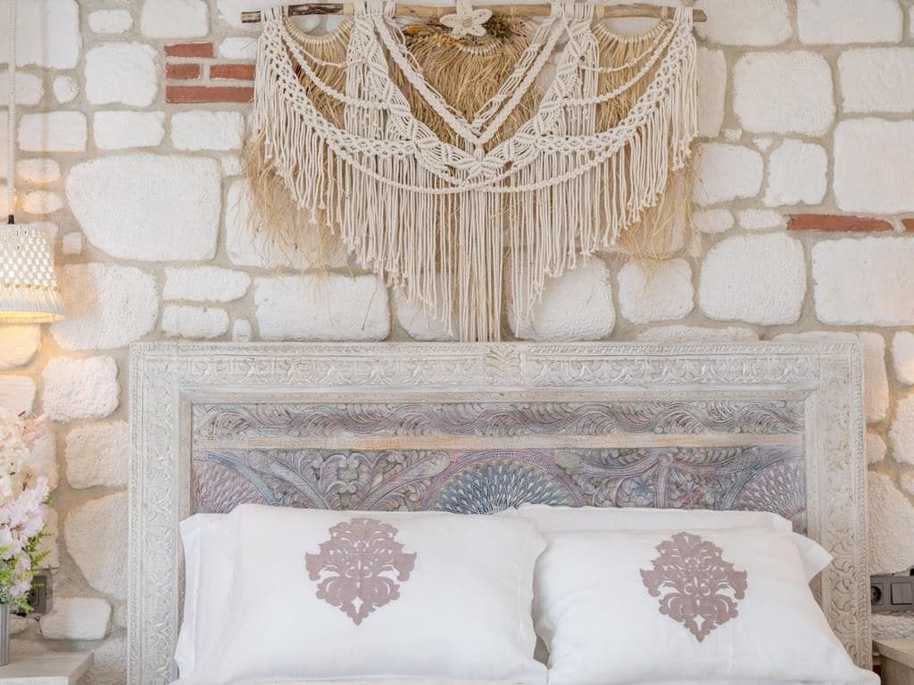 rooms-deluxe-room