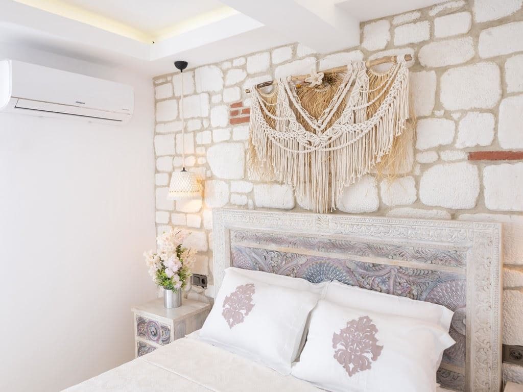 rooms-deluxe-room