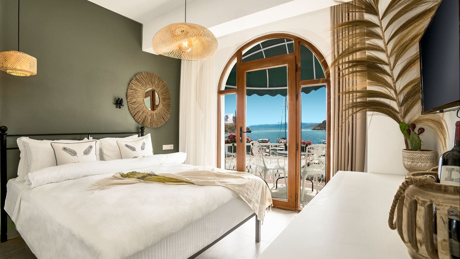 rooms-seaview-room