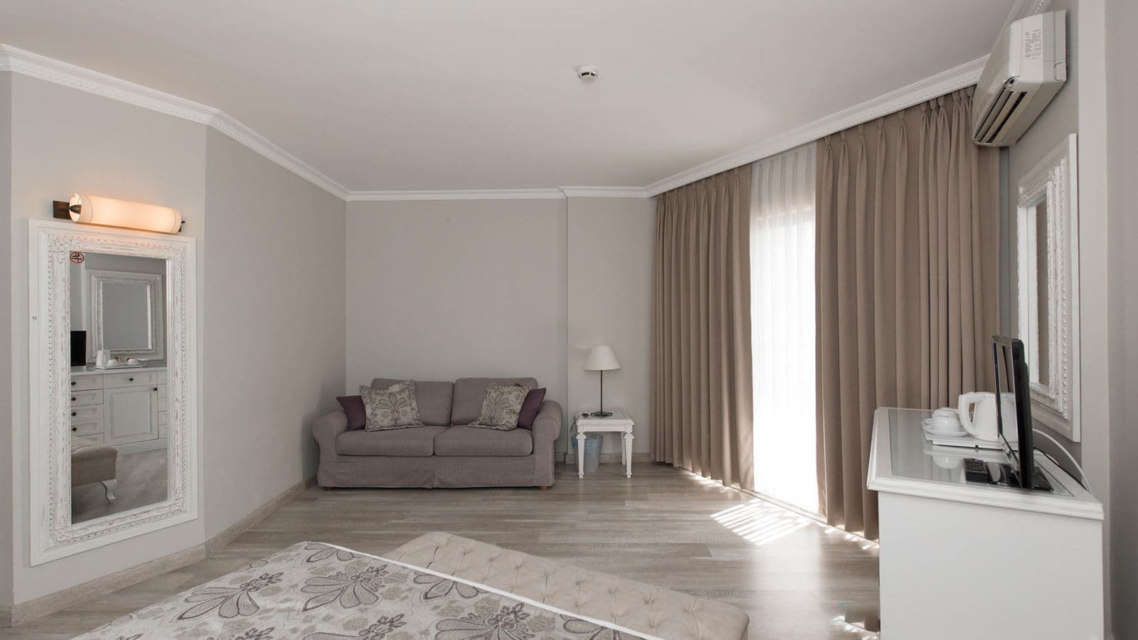 rooms-superior-room