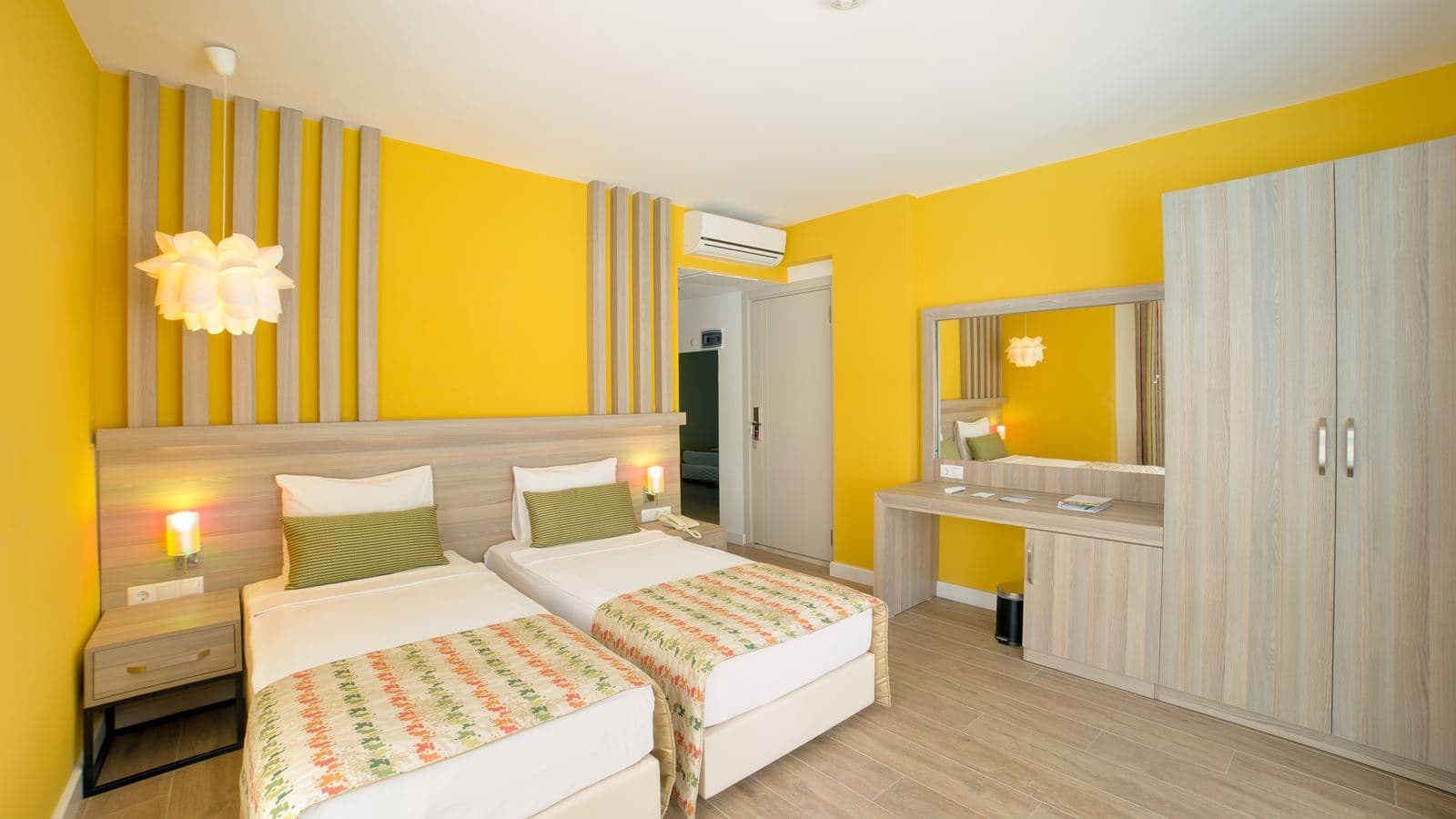 rooms-family-room