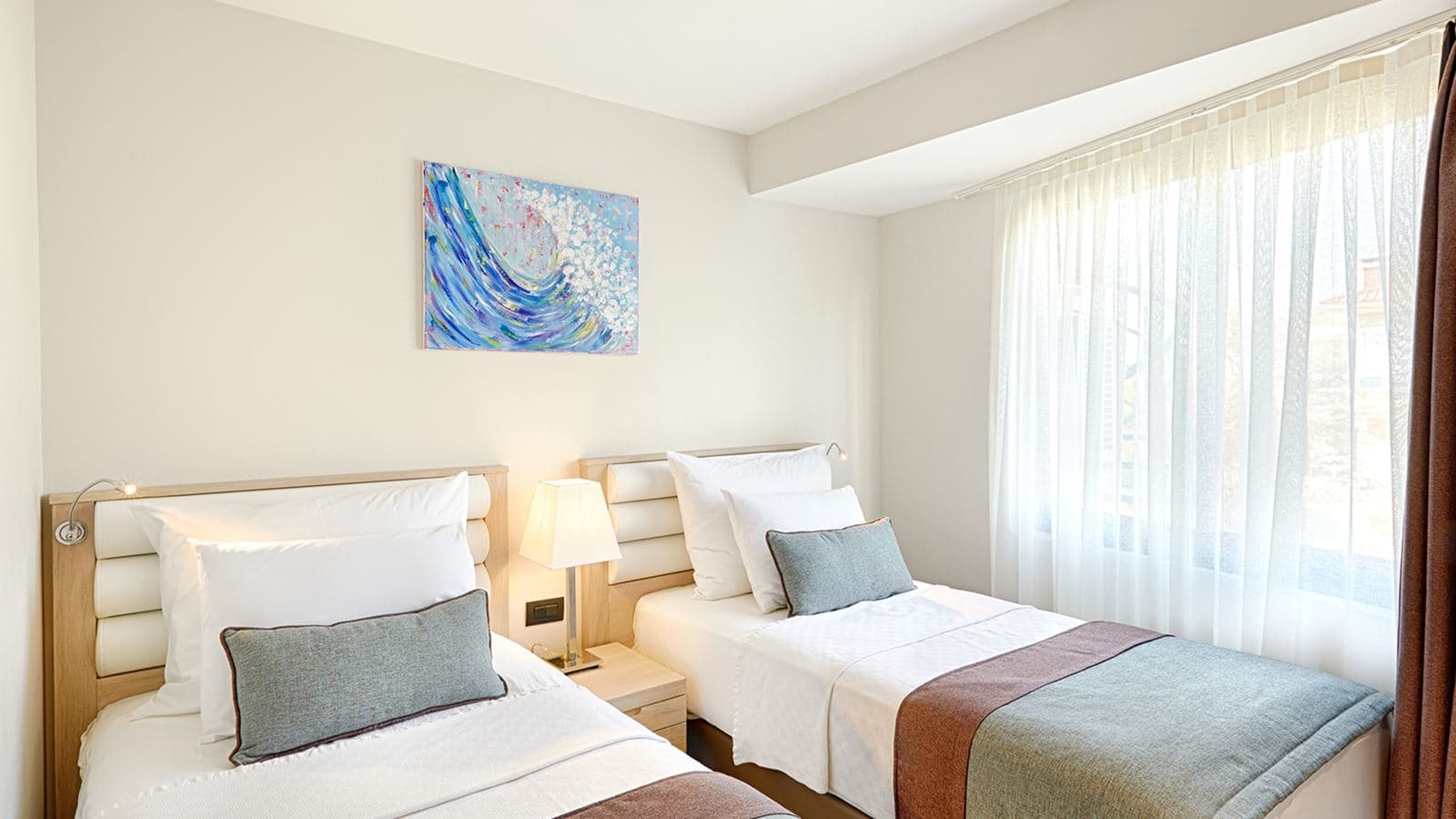 rooms-family-room