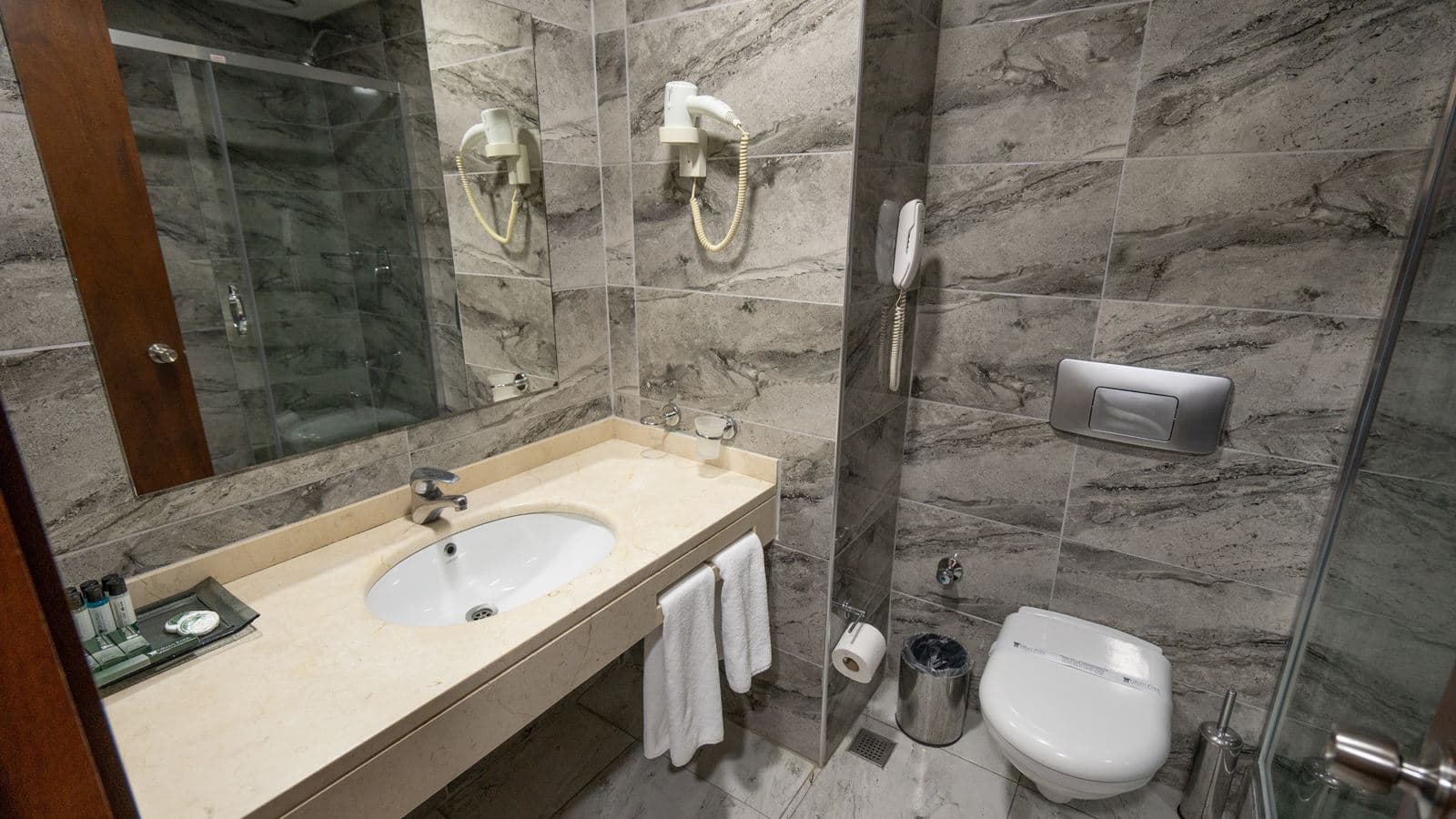 rooms-standard-room
