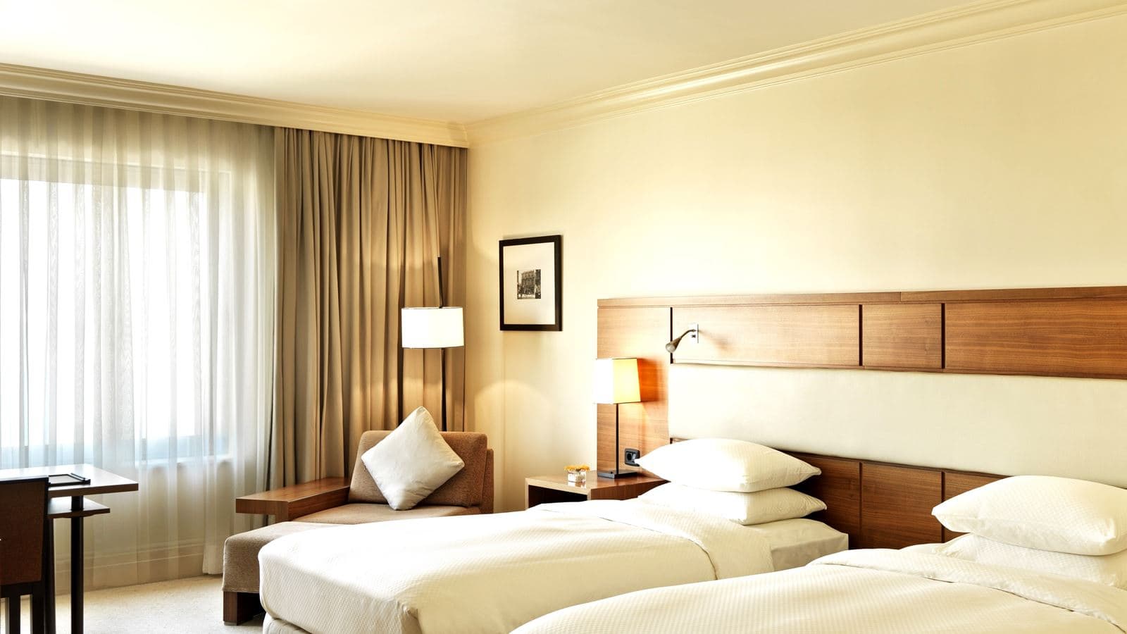 rooms-grand-club