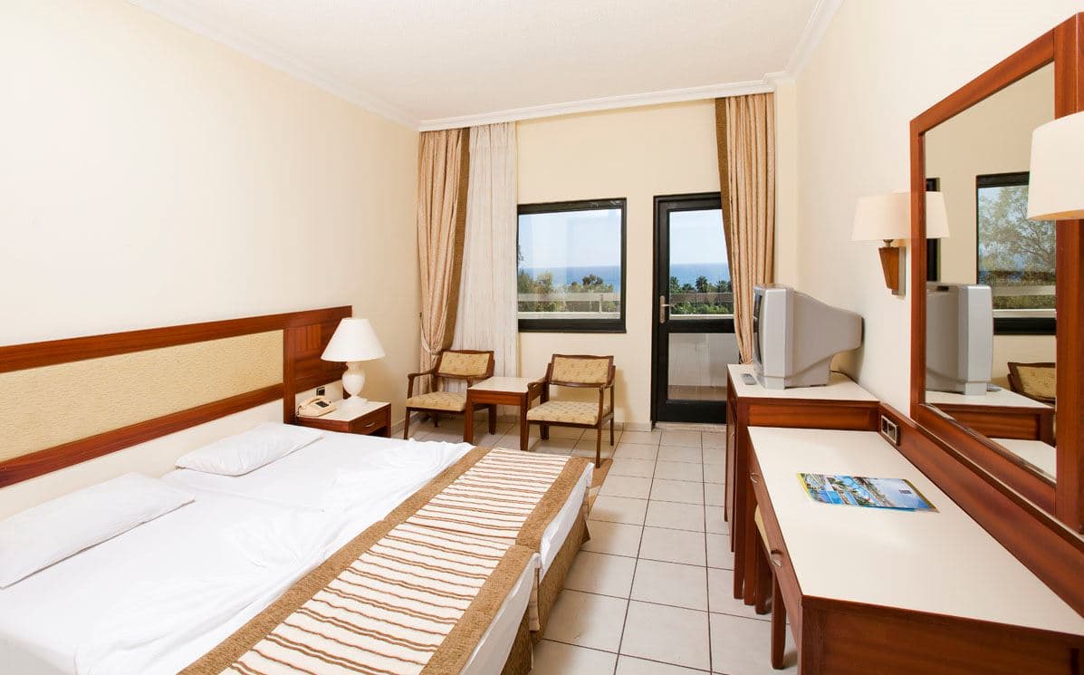 rooms-standard-room-land-view