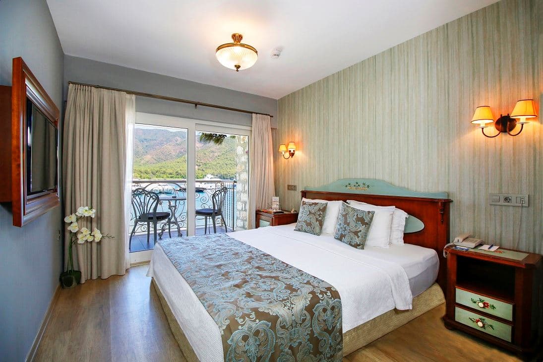 rooms-deluxe-sea-view-room