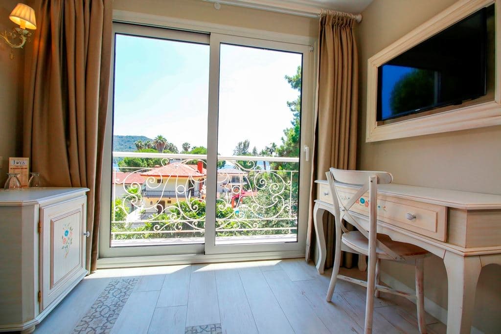 rooms-family-sea-view-room