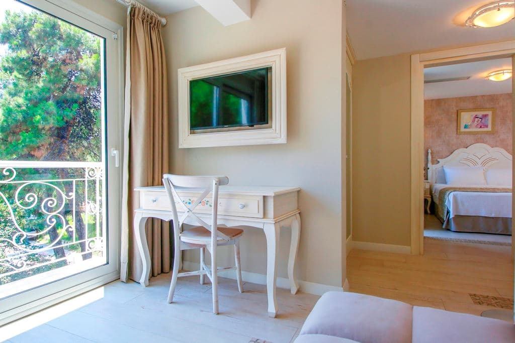 rooms-family-sea-view-room