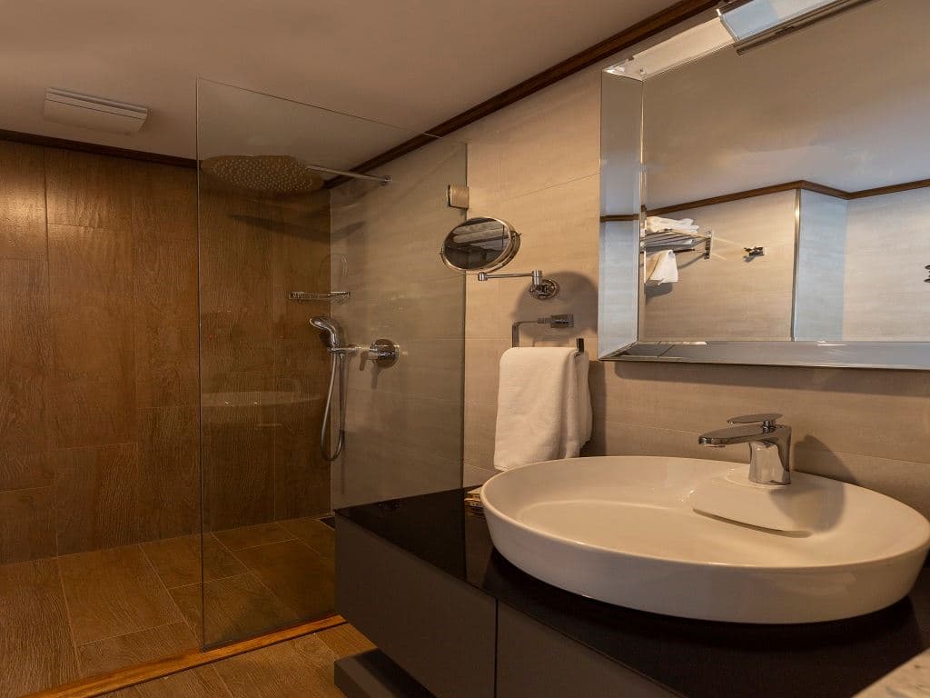 rooms-junior-suite-1+1-balkonlu-bahce-manzarali