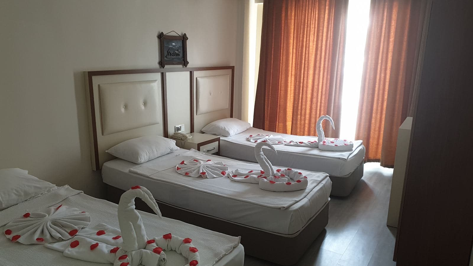 rooms-economy-room