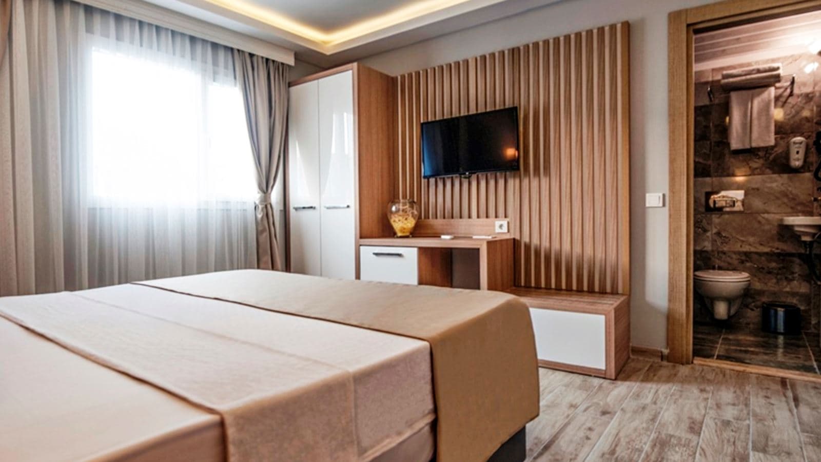 rooms-superior-room