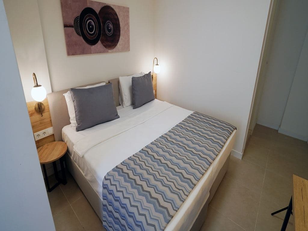rooms-economy-room