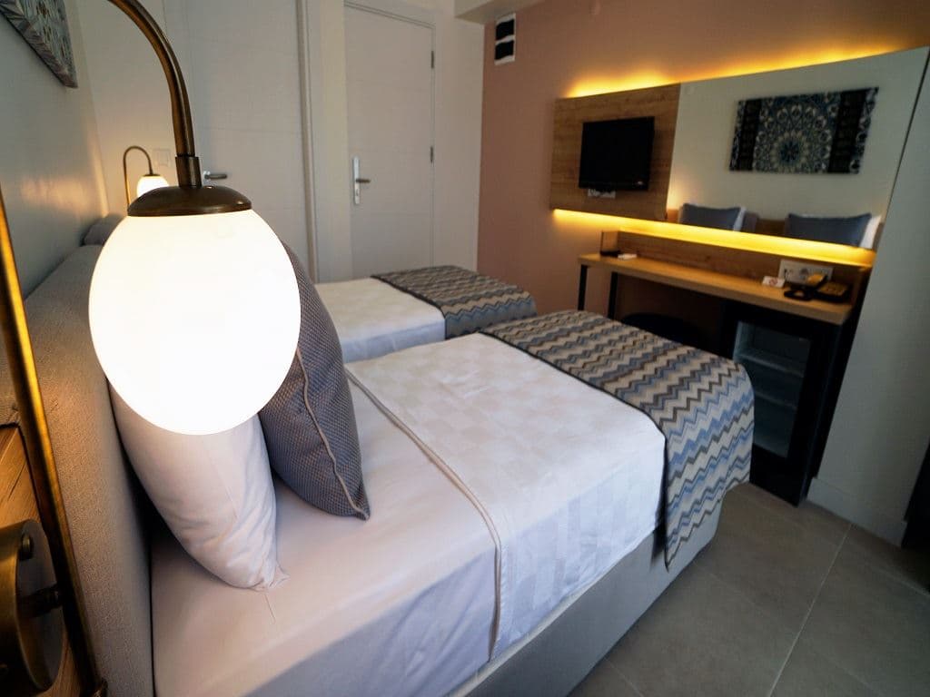 rooms-standard-room