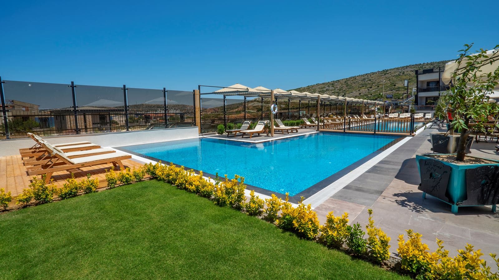 pools-outdoor-pool