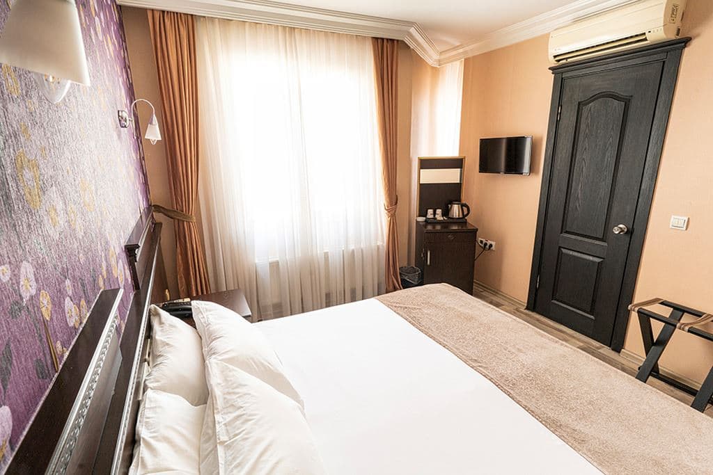 rooms-double-luxury-room