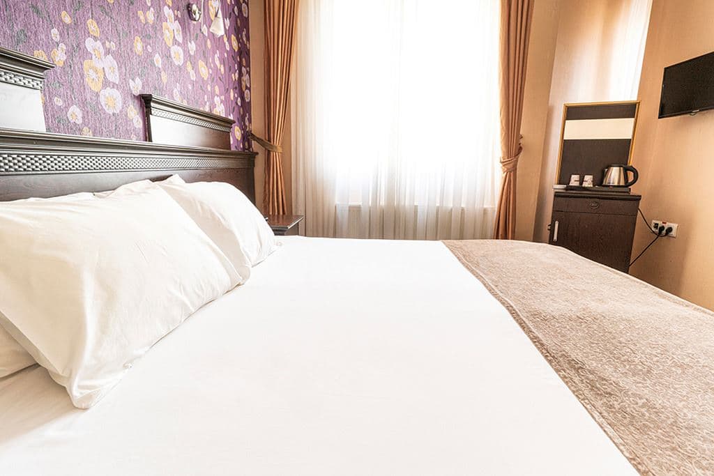 rooms-double-luxury-room