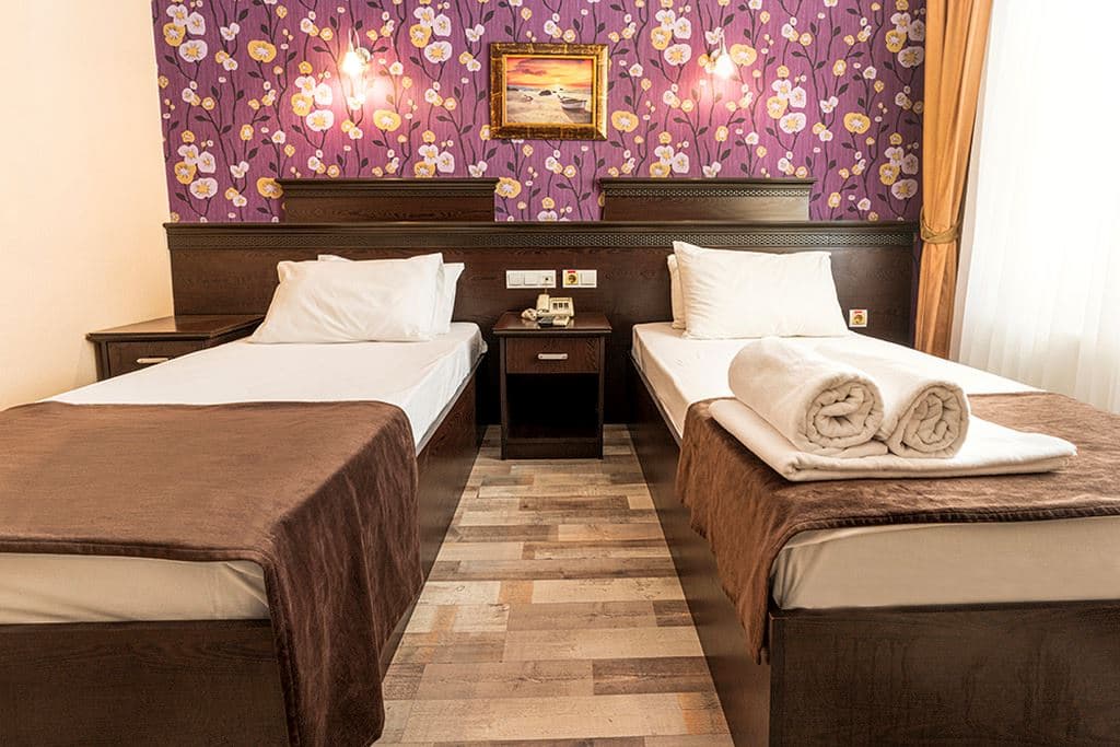 rooms-twin-room