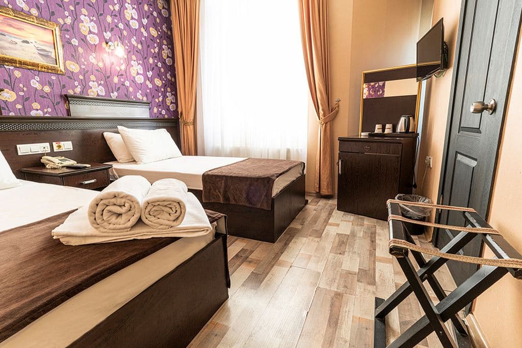 rooms-twin-room