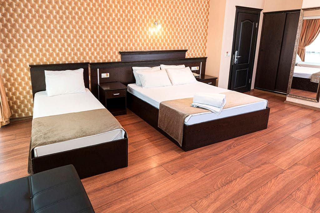 rooms-family-room