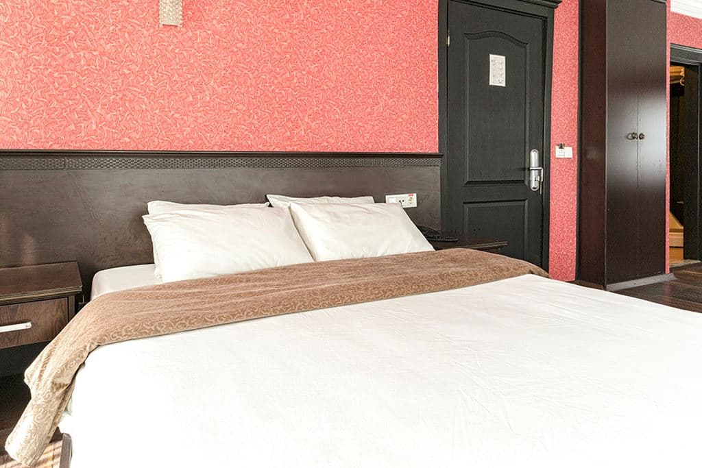 rooms-suite-room