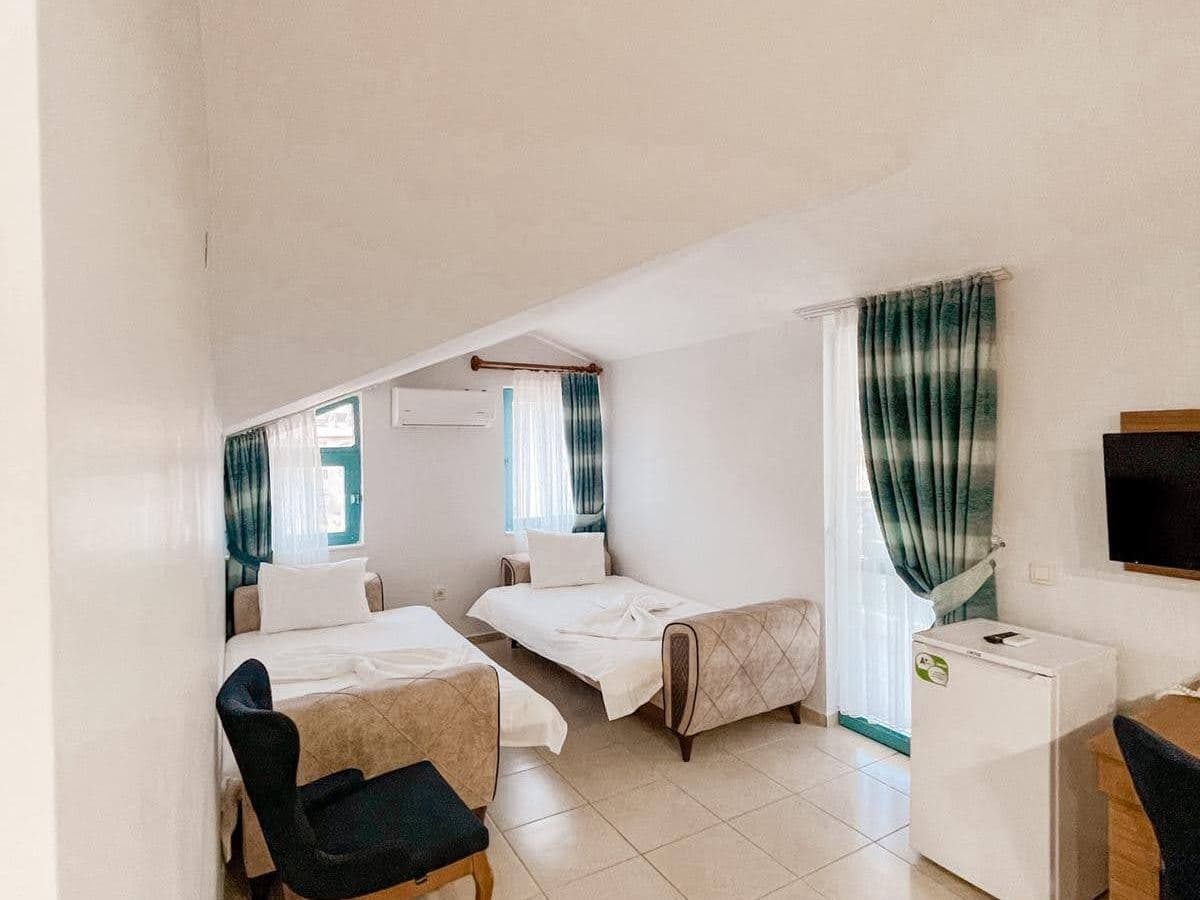 rooms-suit-room