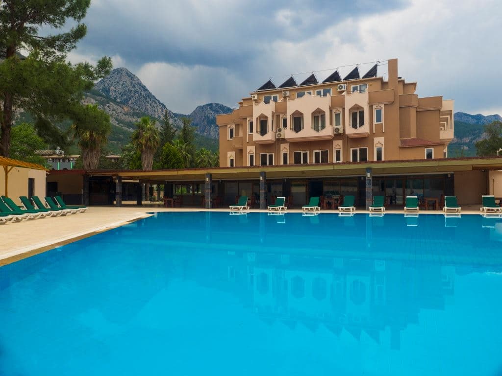 pools-outdoor-pool