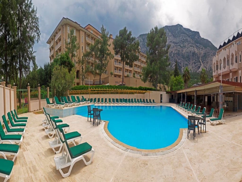 pools-outdoor-pool
