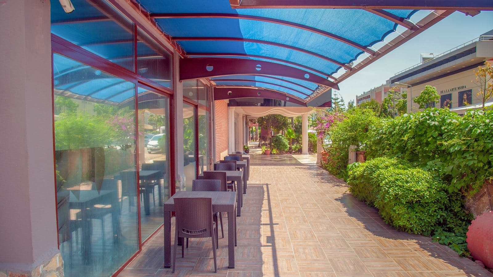 bars-pool-side-bar
