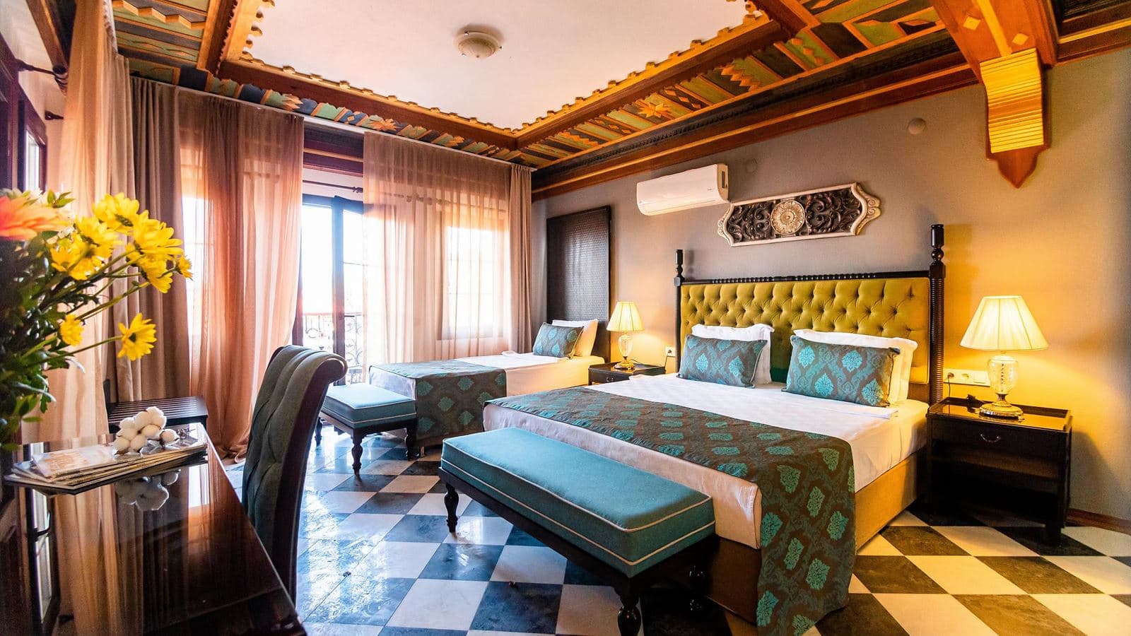 rooms-deluxe-room