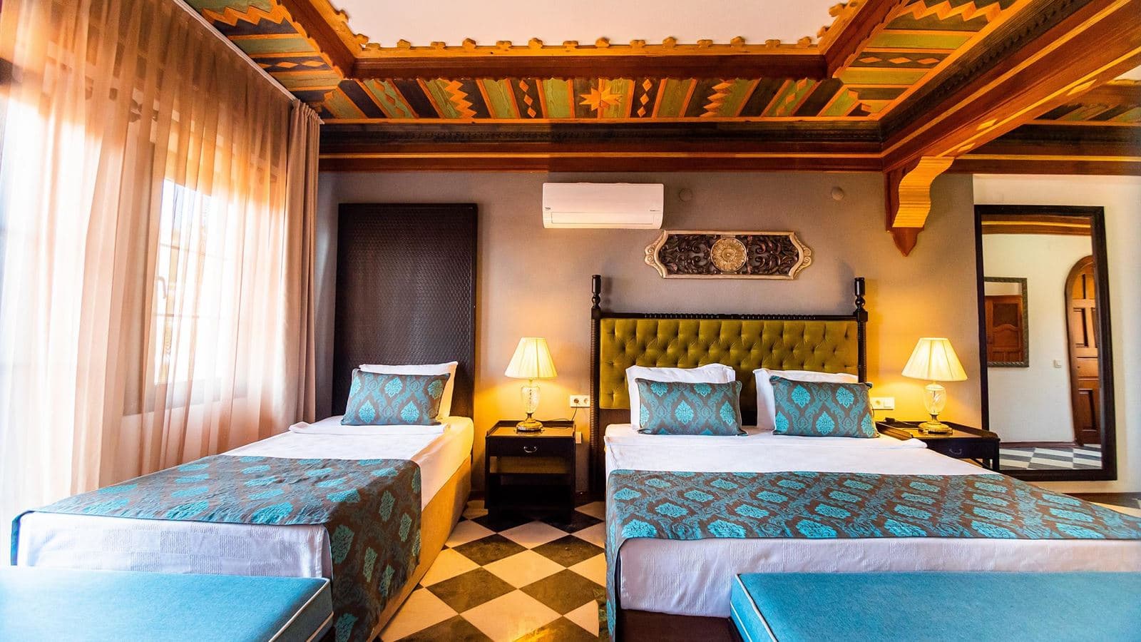 rooms-deluxe-room