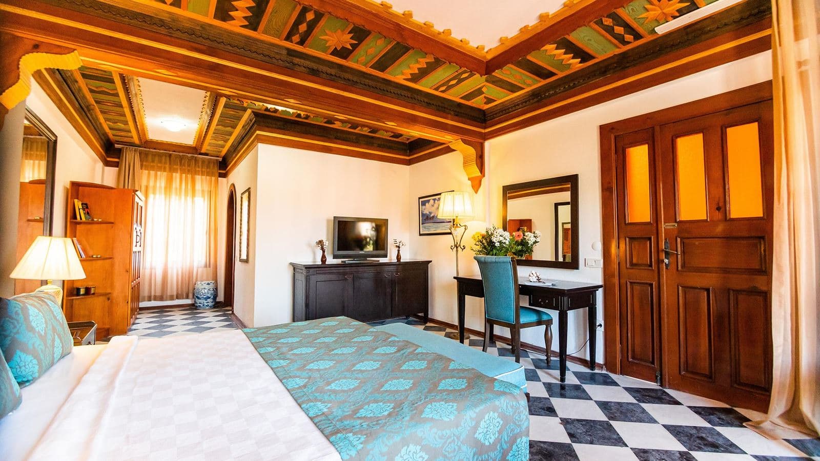 rooms-deluxe-room
