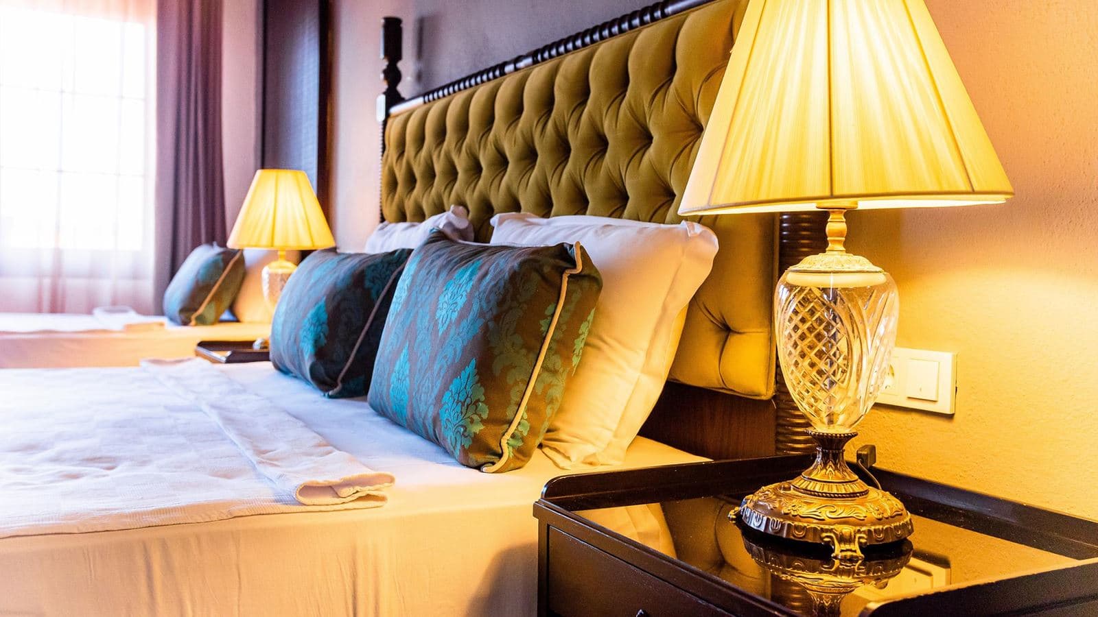 rooms-deluxe-room